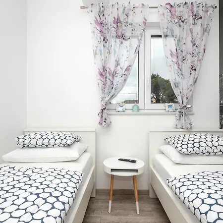 Awesome In With Kitchen Apartman *
